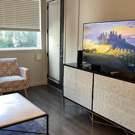 Luxury Designed 2 Bedrooms Part Hotel In Woodland Hills Ca-3